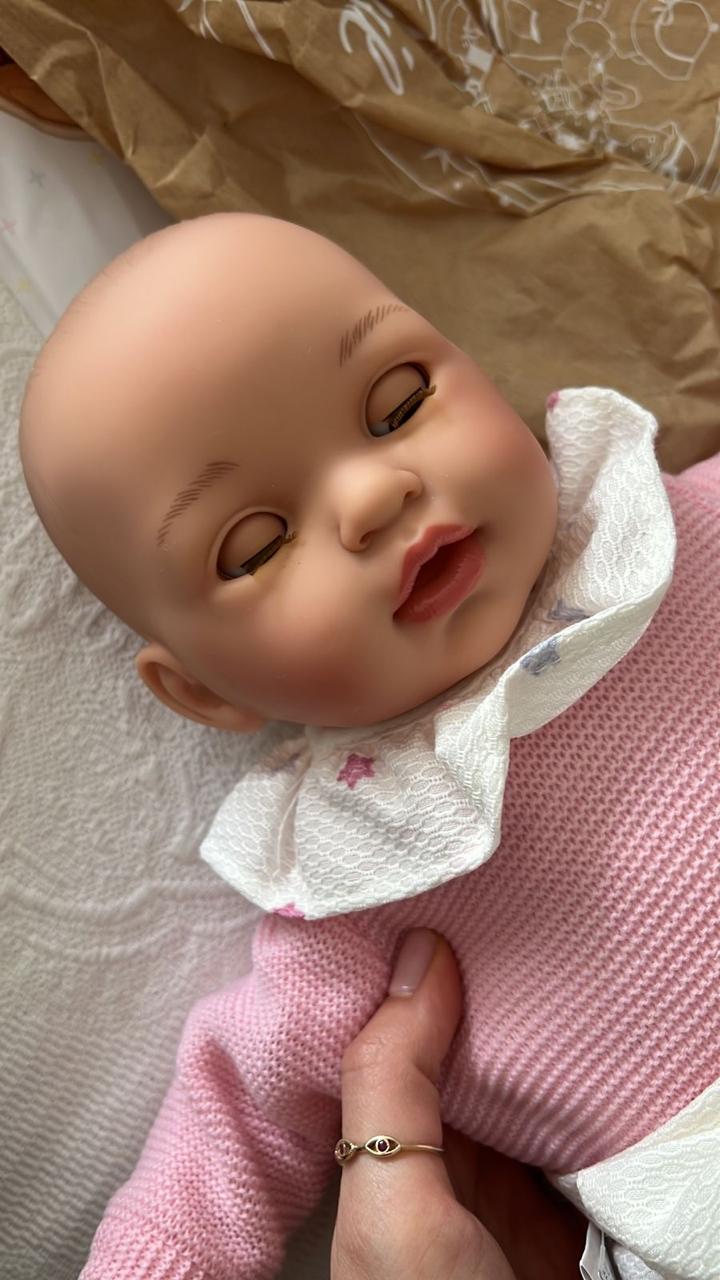 Muñeca española "Naomi"