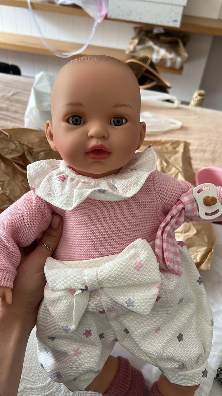 Muñeca española "Naomi"