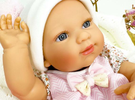 Muñeca española "Baby RN Dou Dou"